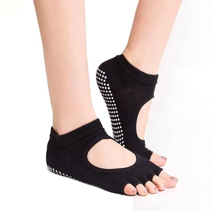 AJ19507 Custom Black Cotton Wholesale Women Cutout Hole Yoga Fitness Grip Toeless Socks