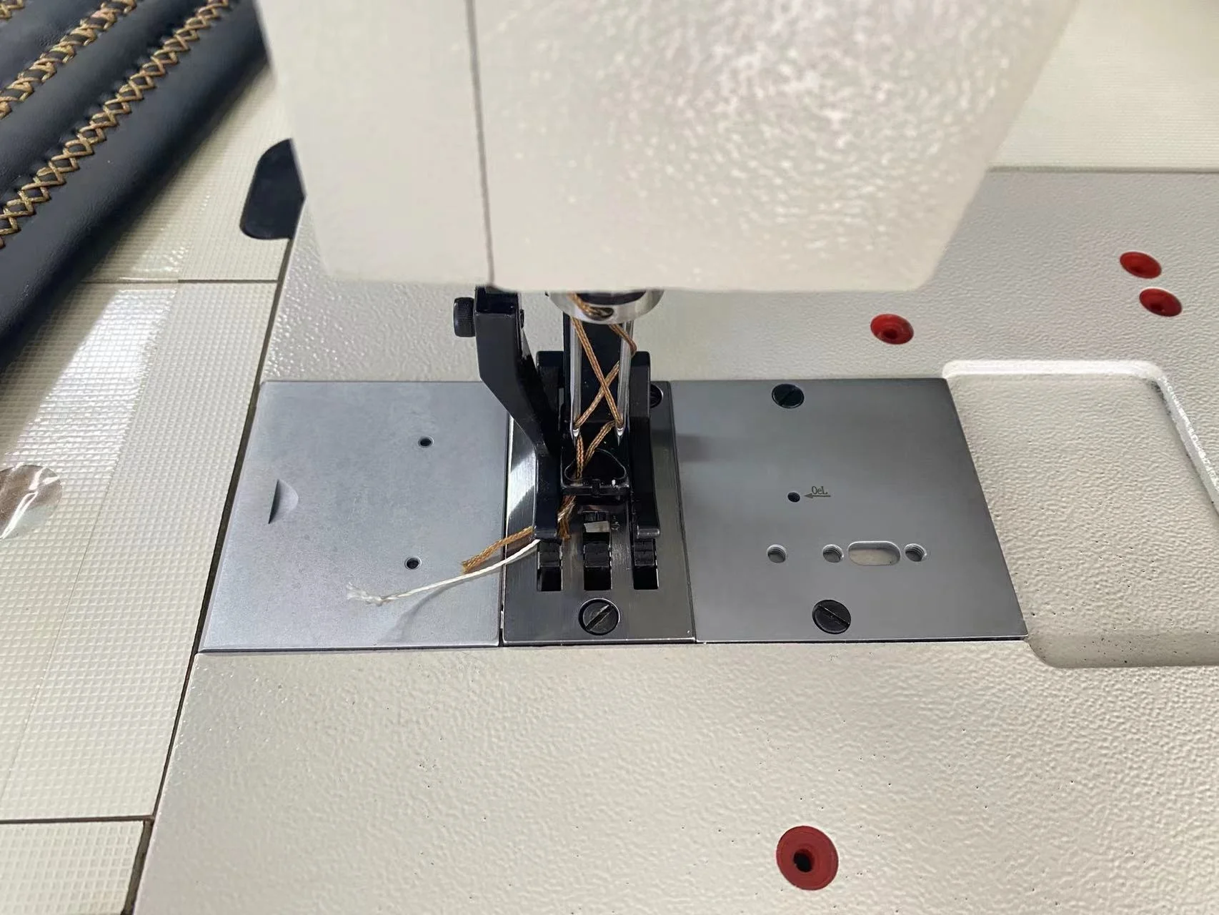 HUAMEI hot sale computer industrial sewing machine double needle heavy duty sofa machine