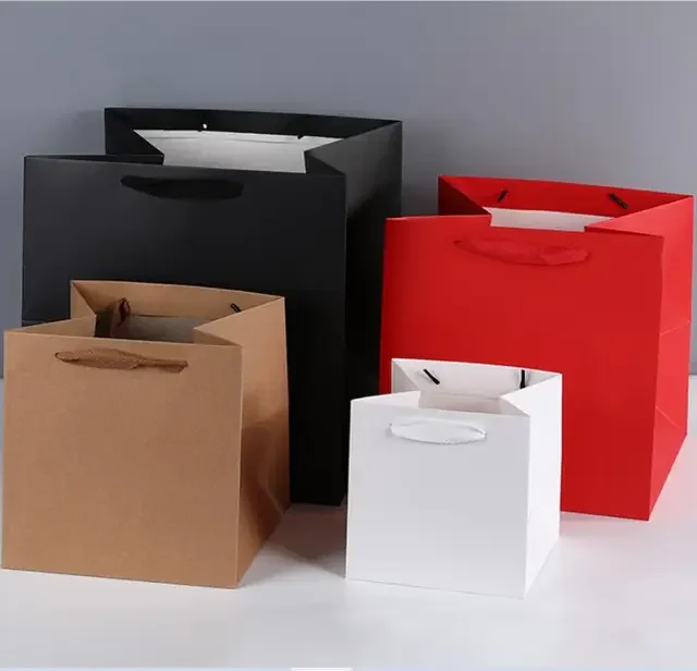 Custom logo luxury small craft jewelry bag wholesale glossy shopping cosmetic packaging paper bags