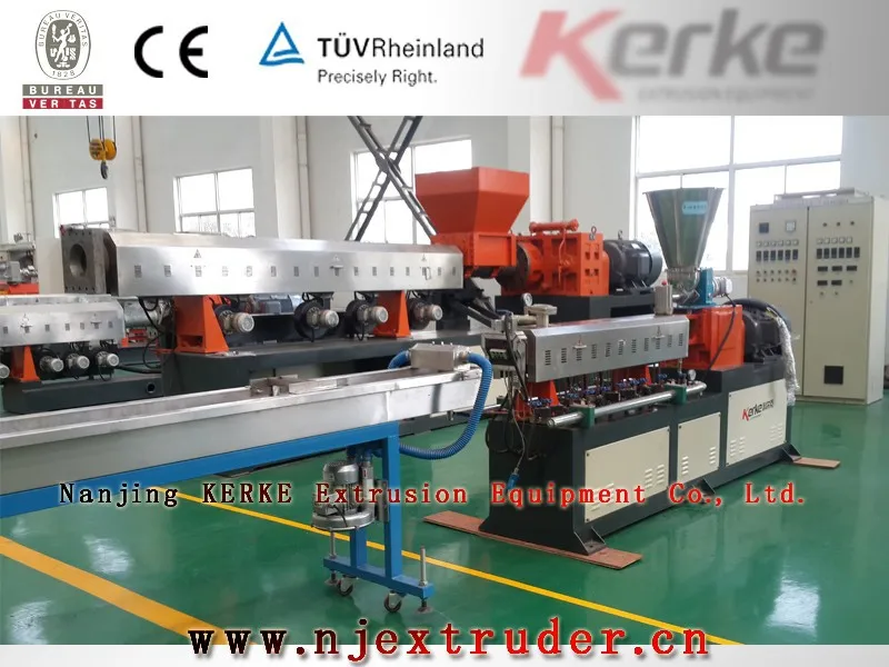 Цветной masterbatch PP/PE + CaCO3 двухвинтовой экструдер KTE36