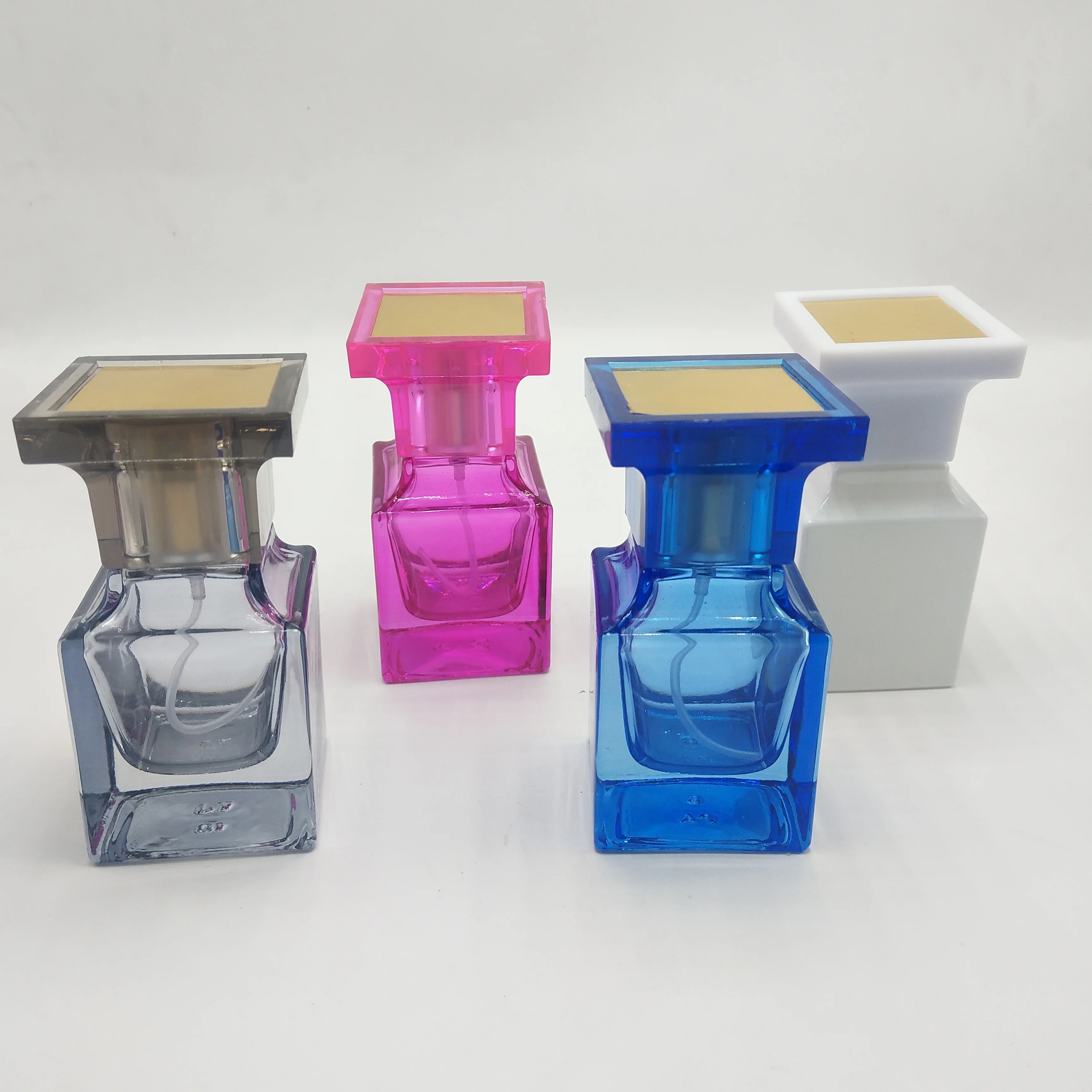 
YJ-0358 30 мл высококачественные пустые женские роскошные стеклянные флаконы для духов на заказ для продажи 