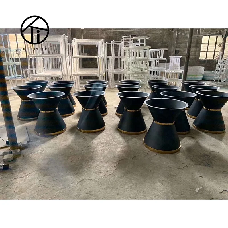 popular round white sintered stone ceramic top Strong metal stand with black powder coated brass 6 seater dining table for home