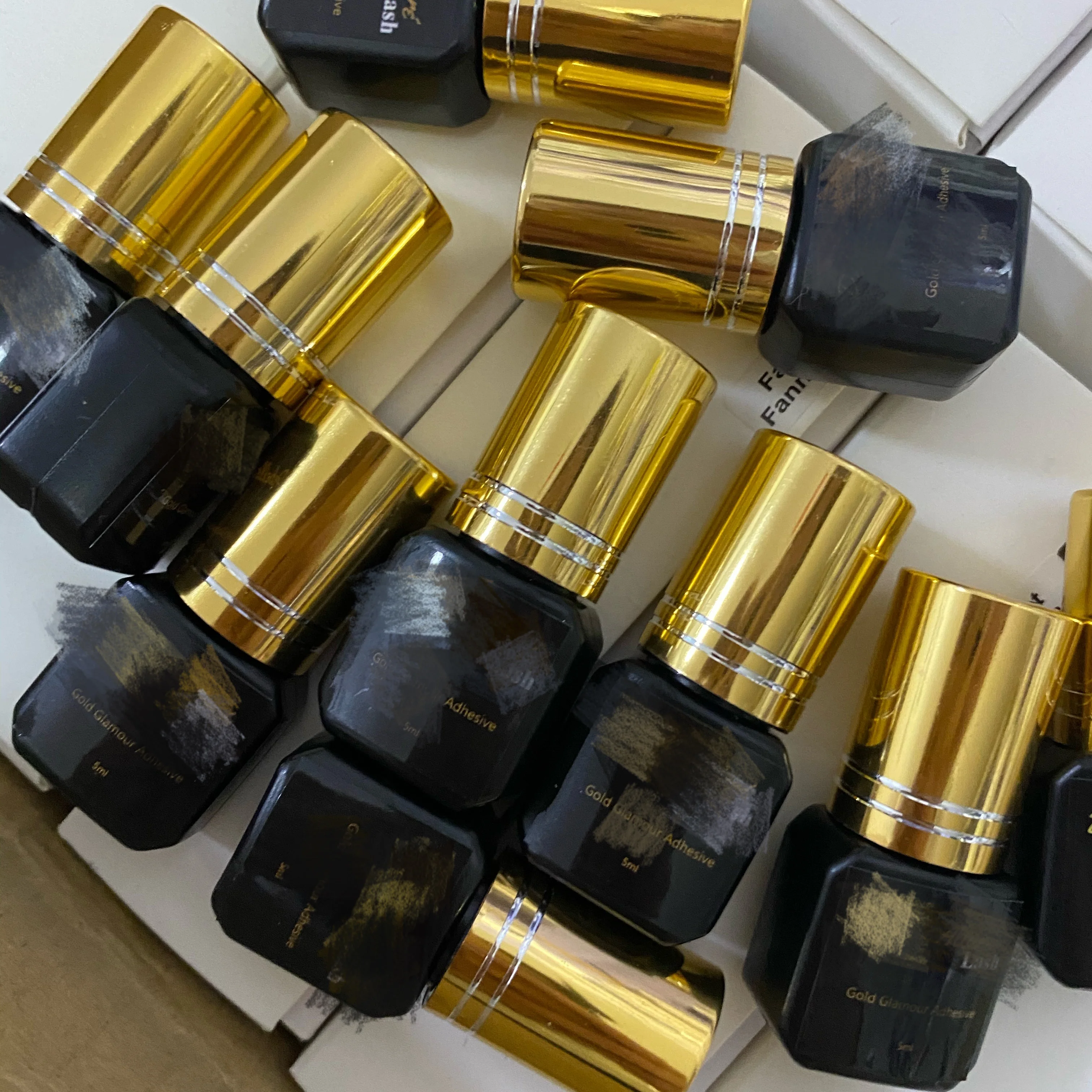 Meecil Lash Glue Low Odor Custom Private Label Strong Fast Drying Time Eyelash Extension Glue