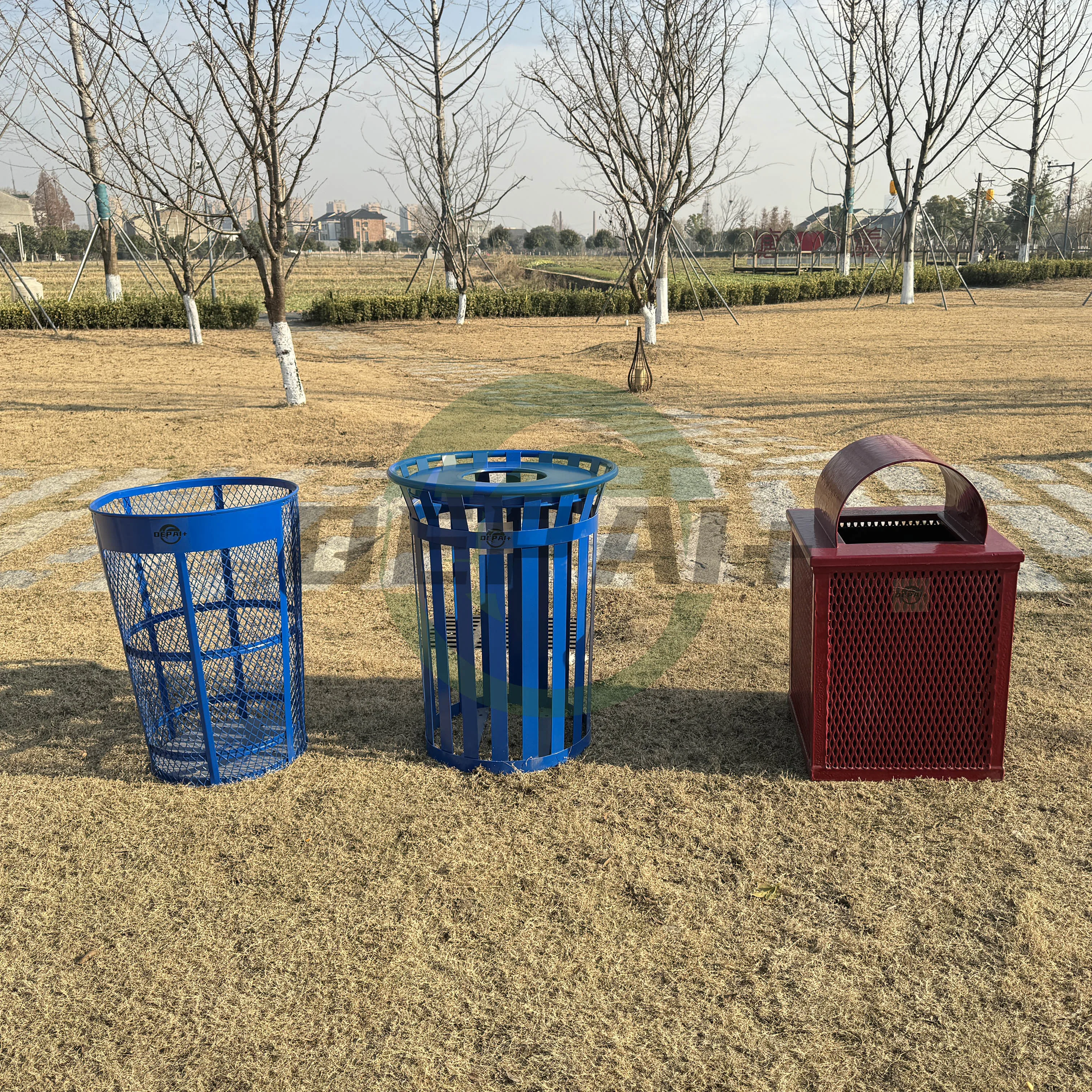 Outdoor Public Large Trash Bin Metal Slatted Steel Rubbish Waste Bin Trash Recycle Garbage Bin