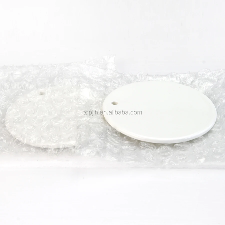 2021 trending porcelain white ceramic ornaments round hanging pendant