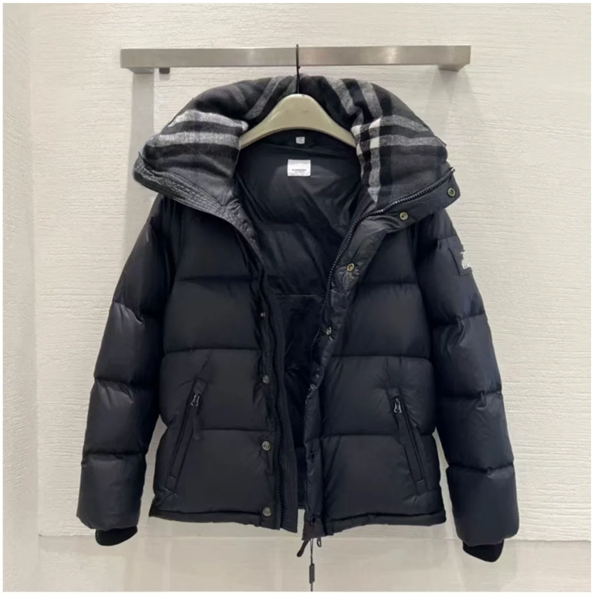 Mens Winter Outdoor down Coat New Fashion Detachable Sleeve Thickened Waterproof Windproof Color Matching Hooded Puffer Jacket