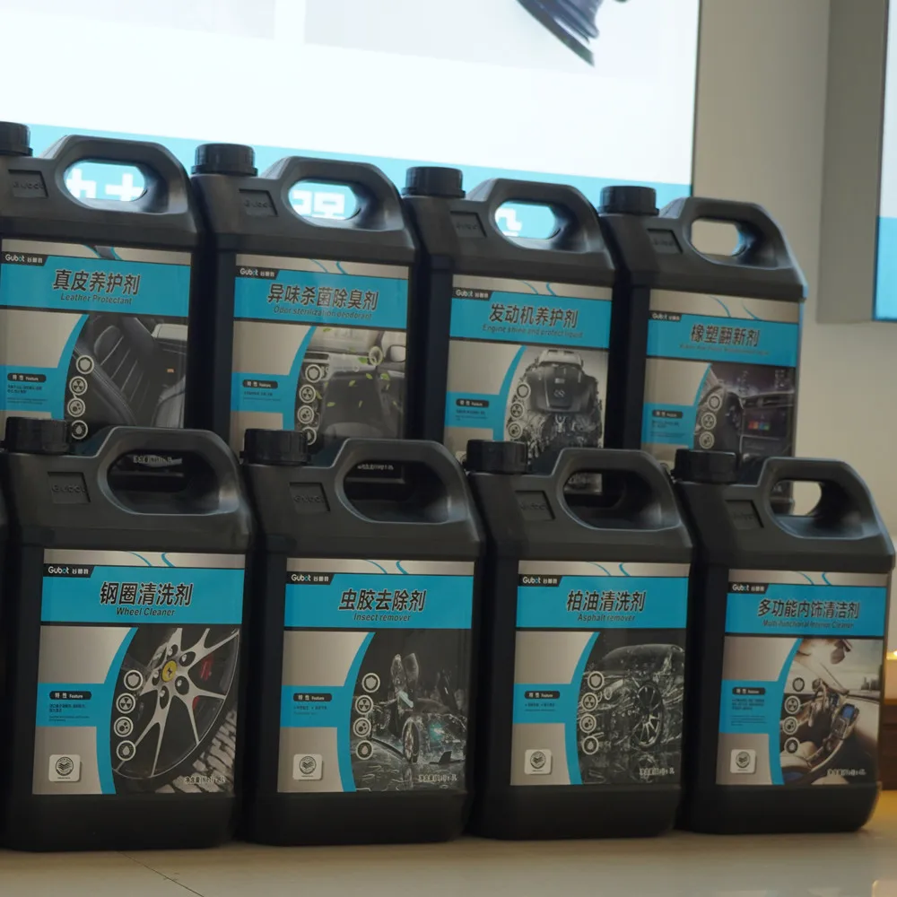 500 мл производитель для чистки салона автомобиля жидкостью под агент, многофункциональный автомобильный интерьер чистой жидкого снимающегося Розничная и оптовая продажа