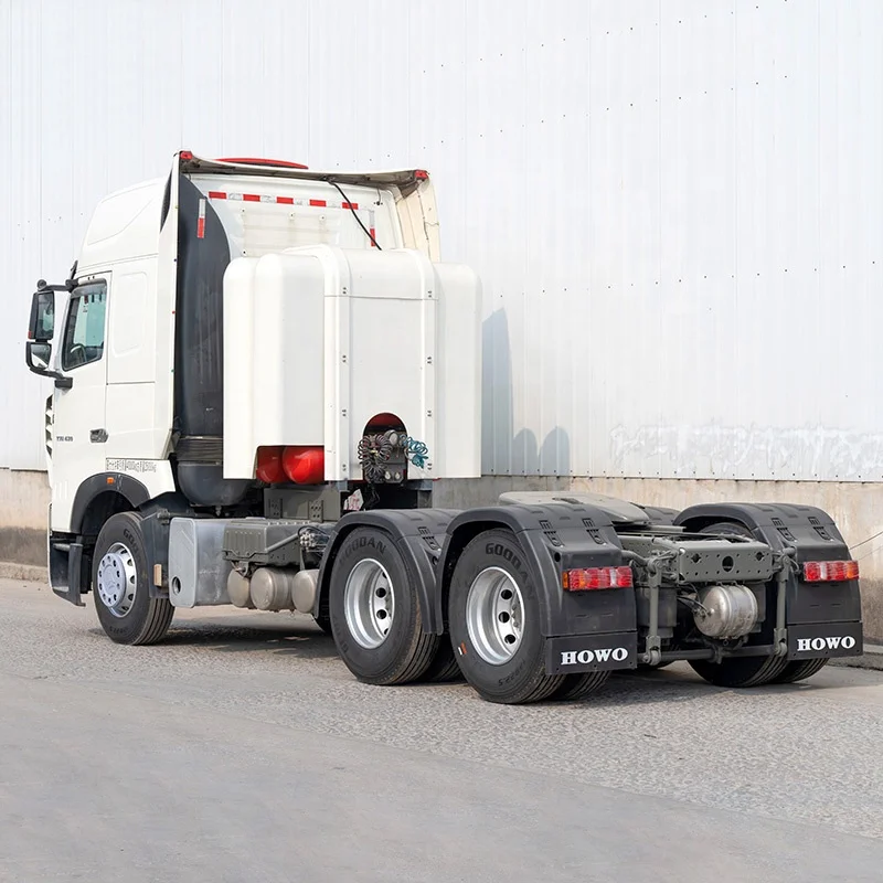 Sinotruk HOWO T7 Подержанный трактор грузовик газовый тягач б/у CNG
