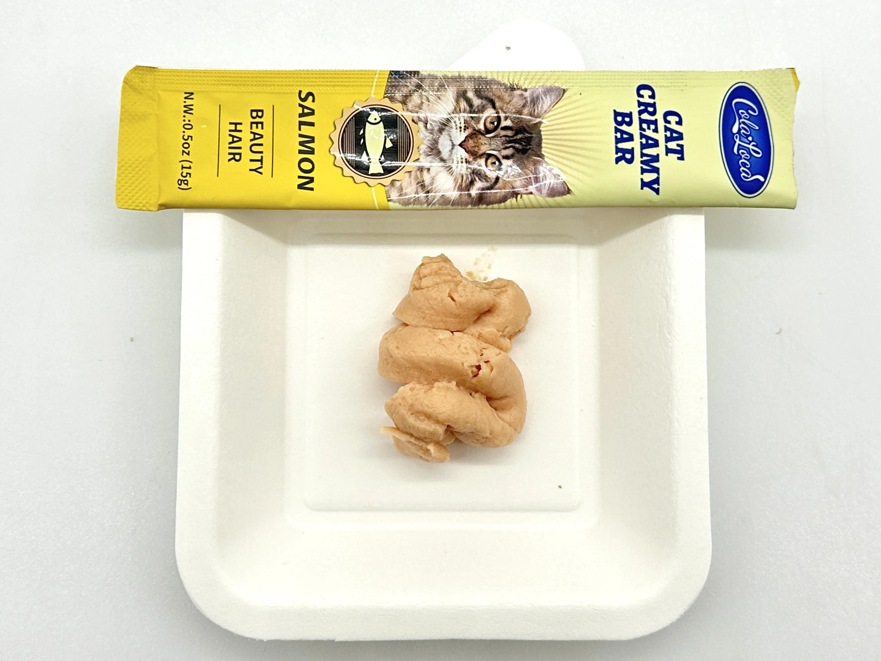 High-quality Cat snacks Salmon Chicken Tuna Strips 15g creamy cat treat tube Wet Cat Food OEM Factory