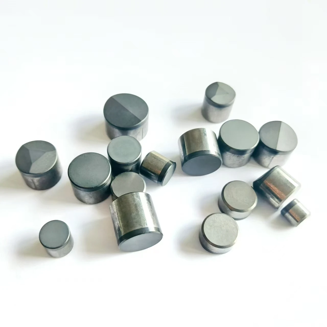 Strong Binding Force Polycrystalline Diamond Compact Pdc Cutters for Drilll Bits Road Milling Inserts