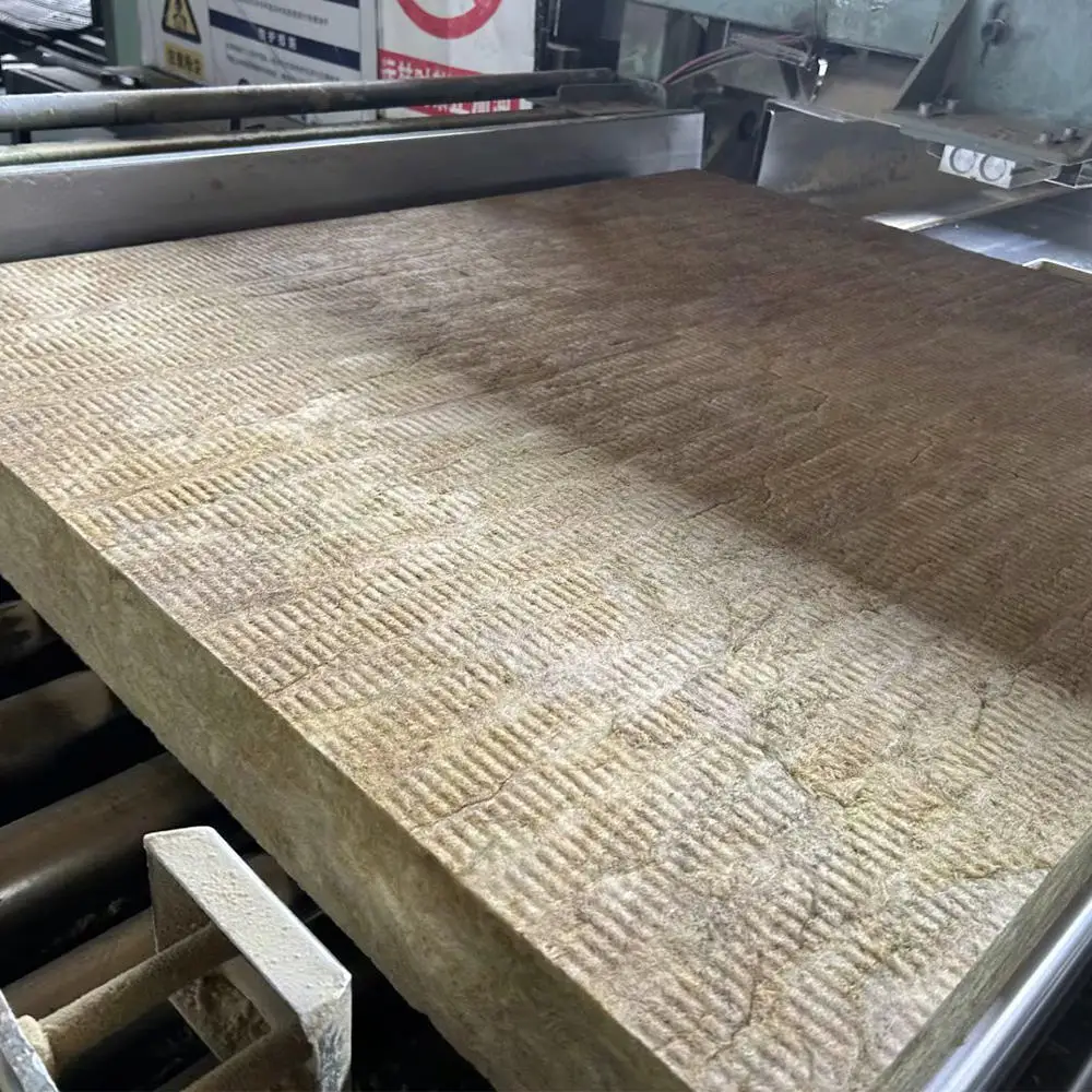 Construction Material Insulated Roof Insulation Soundproof Ceiling Cladding Rock Wool