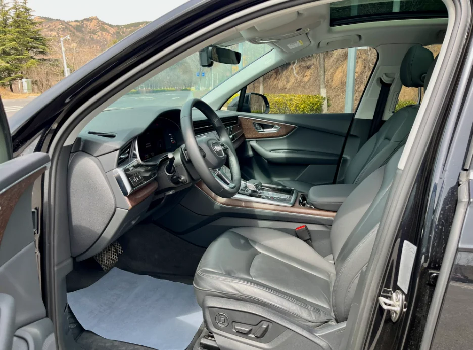 German Audi high-performance large SUVQ7 used cars sold in the Chinese market