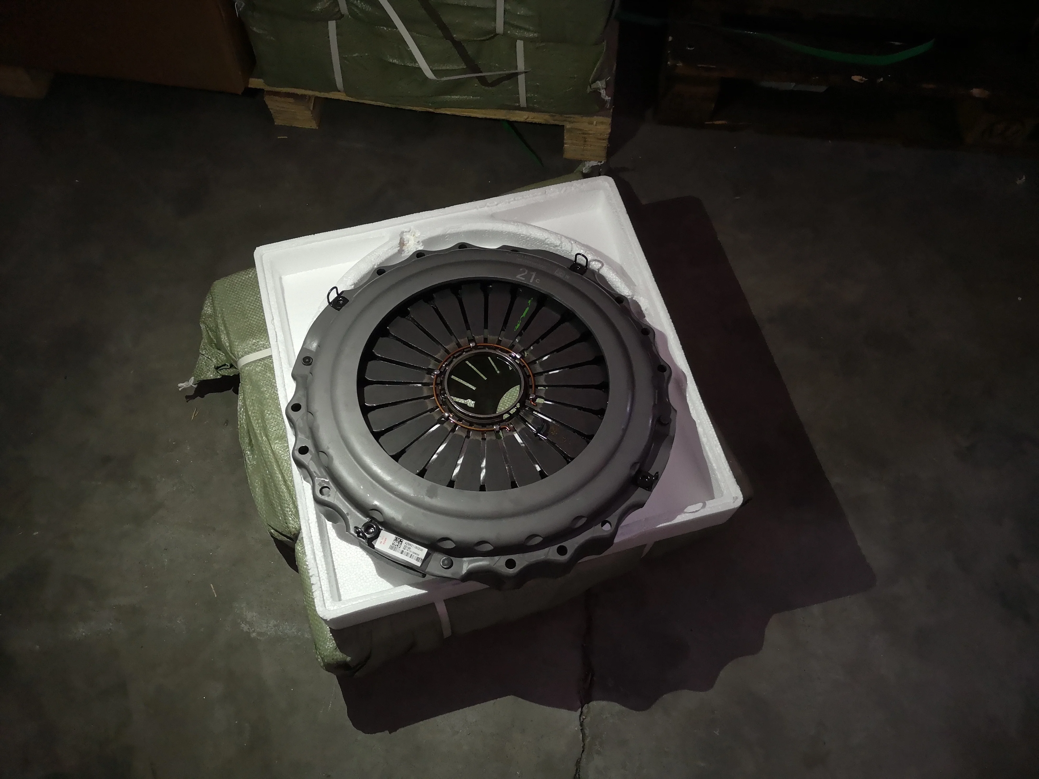 SINOTRUK Shandeka Spare parts clutch platen HOWO T7H clutch press plate AZ9921160200