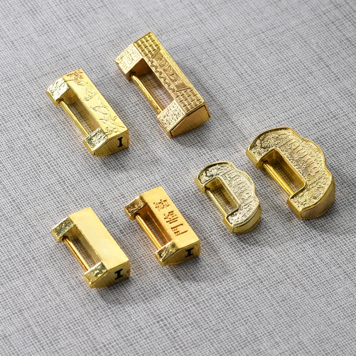 Set of 7 Mini Antique Style Chinese Vintage Brass Locks Old-Fashioned Ancient Key Locks in Gold Color