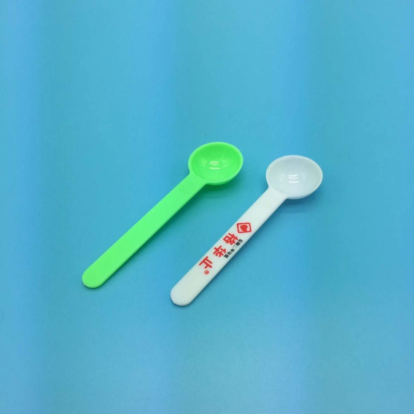 
factory price plastic spoon cosmetic 0.5g spoon 
