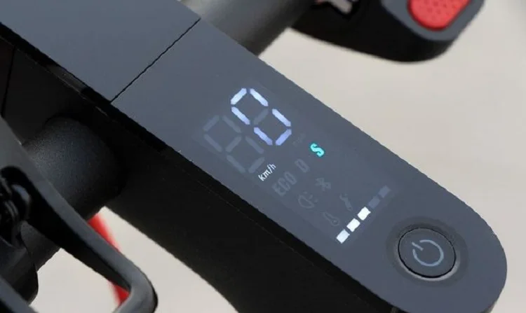 hot sale electric kick scooter M365  Pro  folding electric scooter blue tooth APP Good Quality lcd console digital