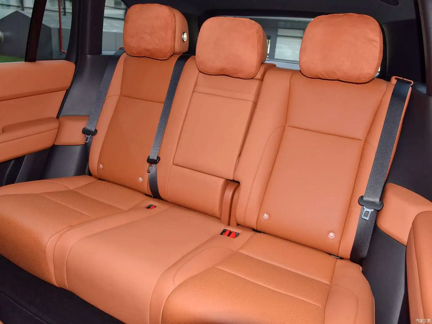 2025 Lixiang L6 Luxury Electric SUV 4WD Hybrid Electric Car with Auto Gearbox New Energy Vehicle
