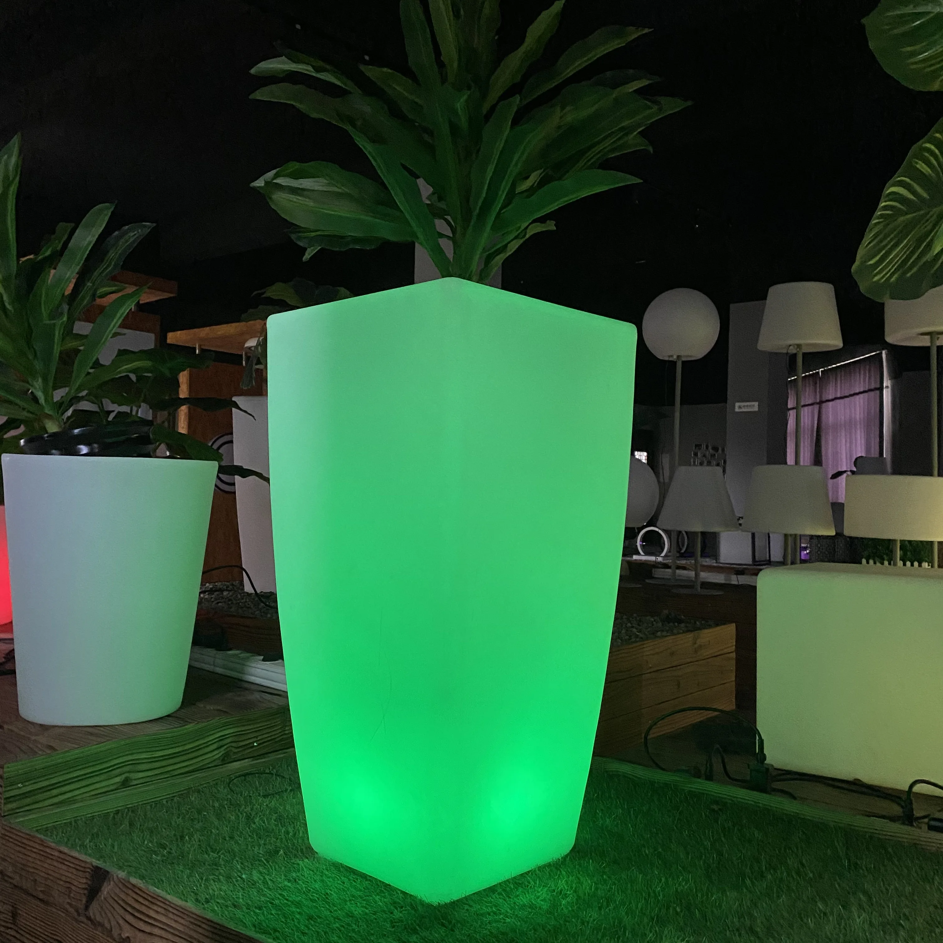 Современная наружная перезаряжаемая садовая Светодиодная лампа