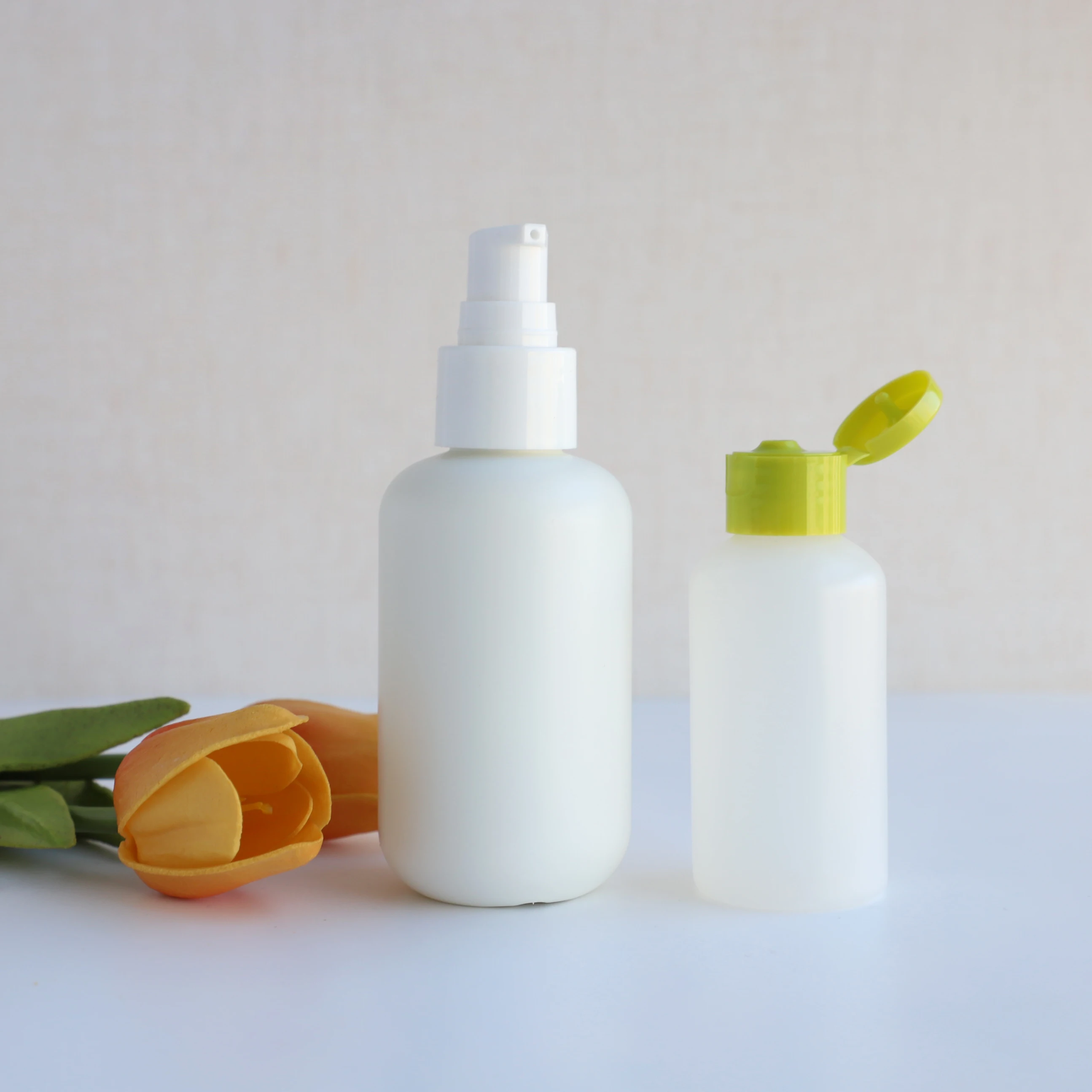 Hot Selling Custom Cosmetic Packing Biodegradable Plastic HDPE Toner Lotion Bottle