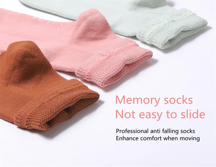  Custom Socks With Logo Happy Color Cotton Ladies Stink Prevention