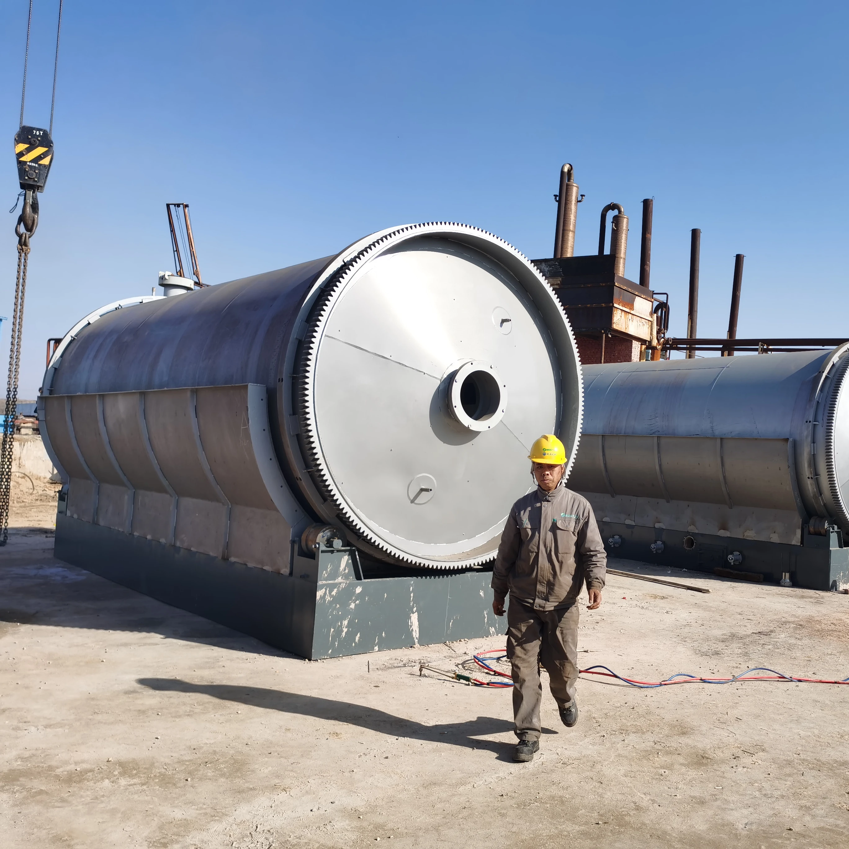 Beston Group BLJ-6 Batch Method 6t/D waste tyre rubber pyrolysis plant with installation for sale