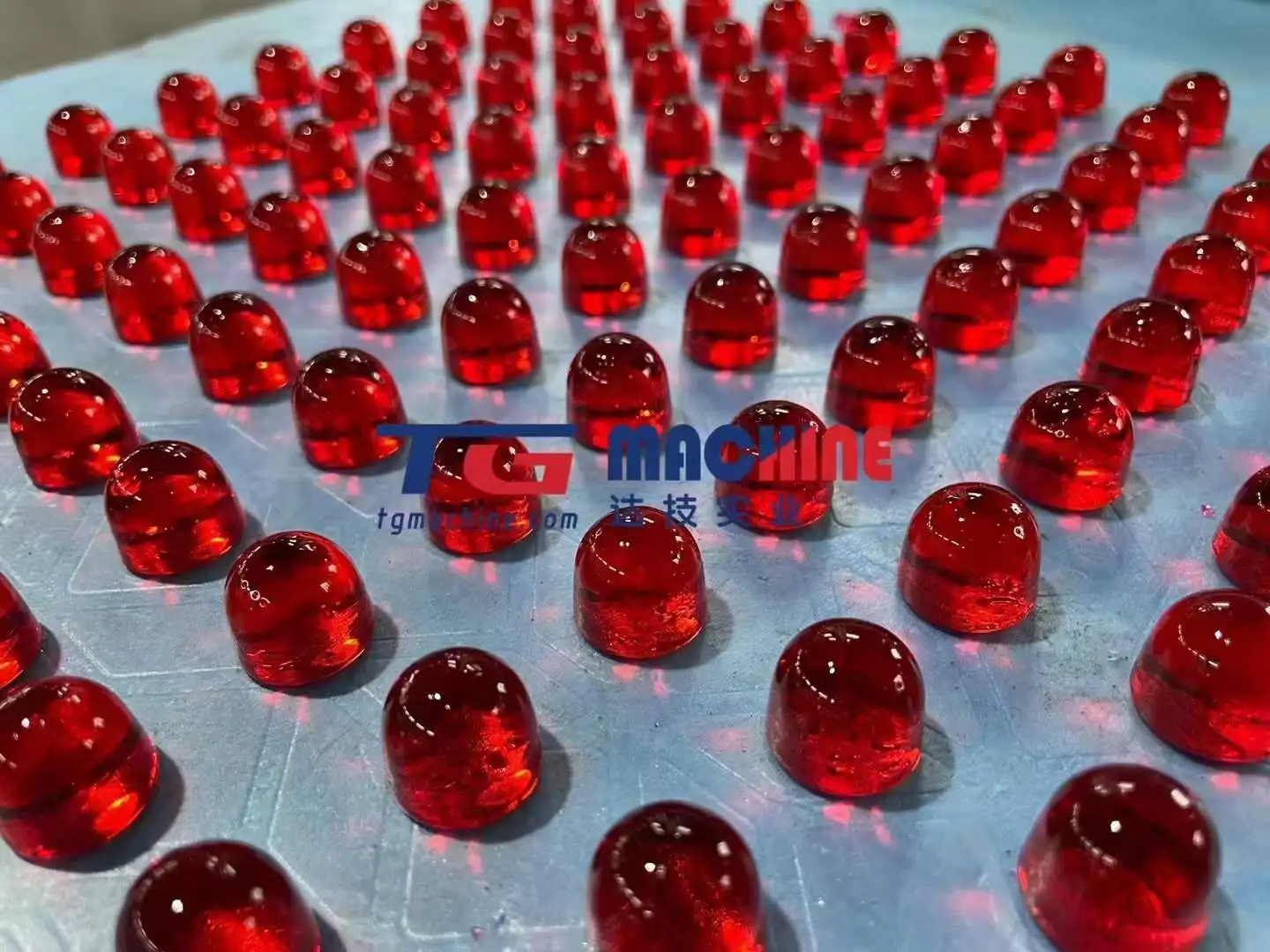 Multifunctional jelly gummy candy depositing line marmalade toffee candy making machine