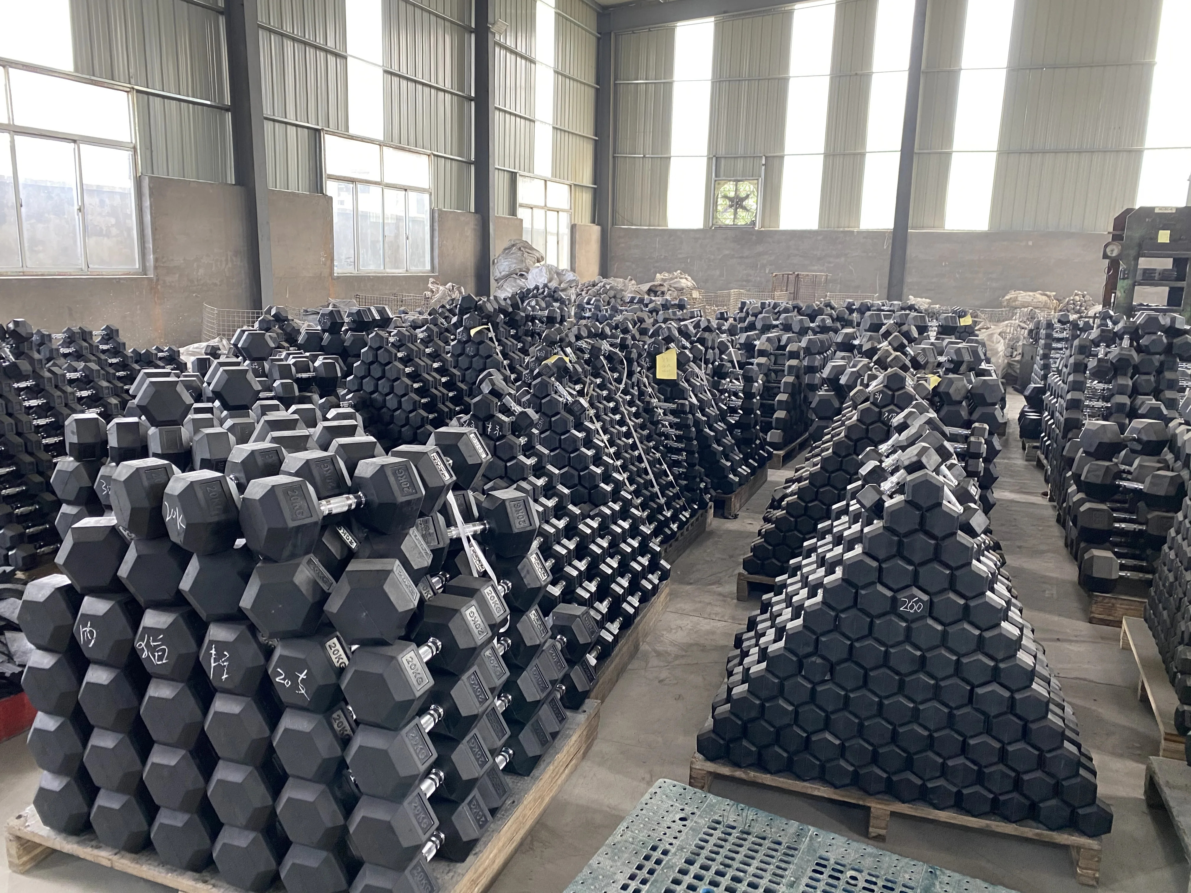 OKPRO enta al por mayor gimnasio suministrado por la fabrica usado comprar juego de pesas hexagonales con mancuernas hexagonale