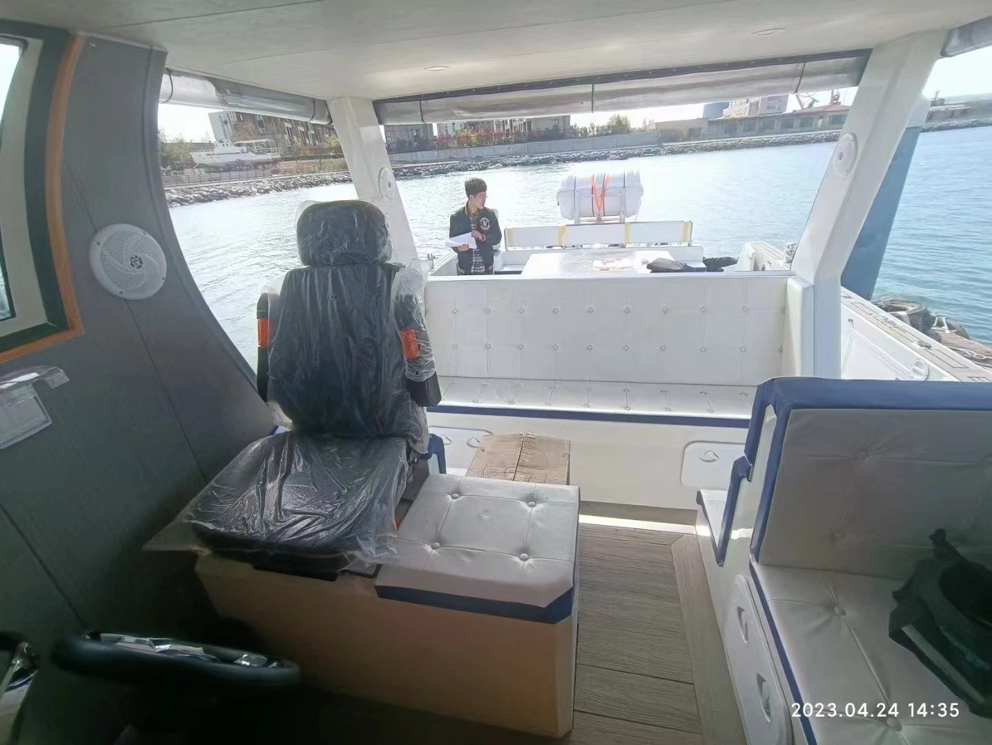 JTC Professional Deluxe 12 Person Center Console Cruiser Aluminum Fishing Boat with Outboard Engine for Surfing