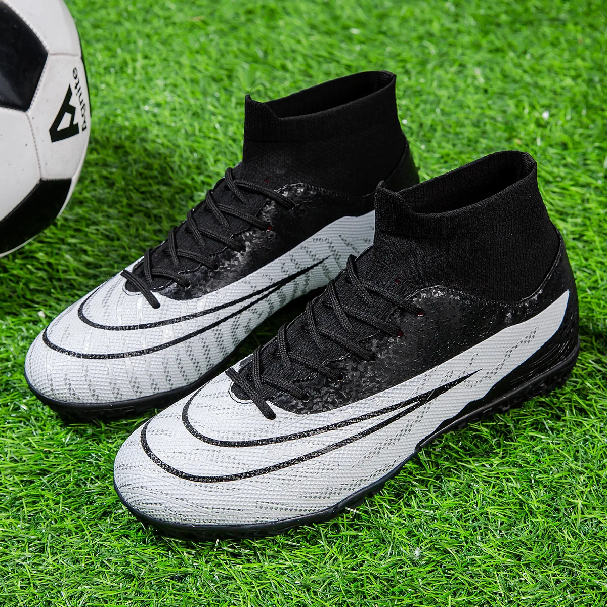 Popular Design Breather Cleats Professional soccer shoes boots used in stock