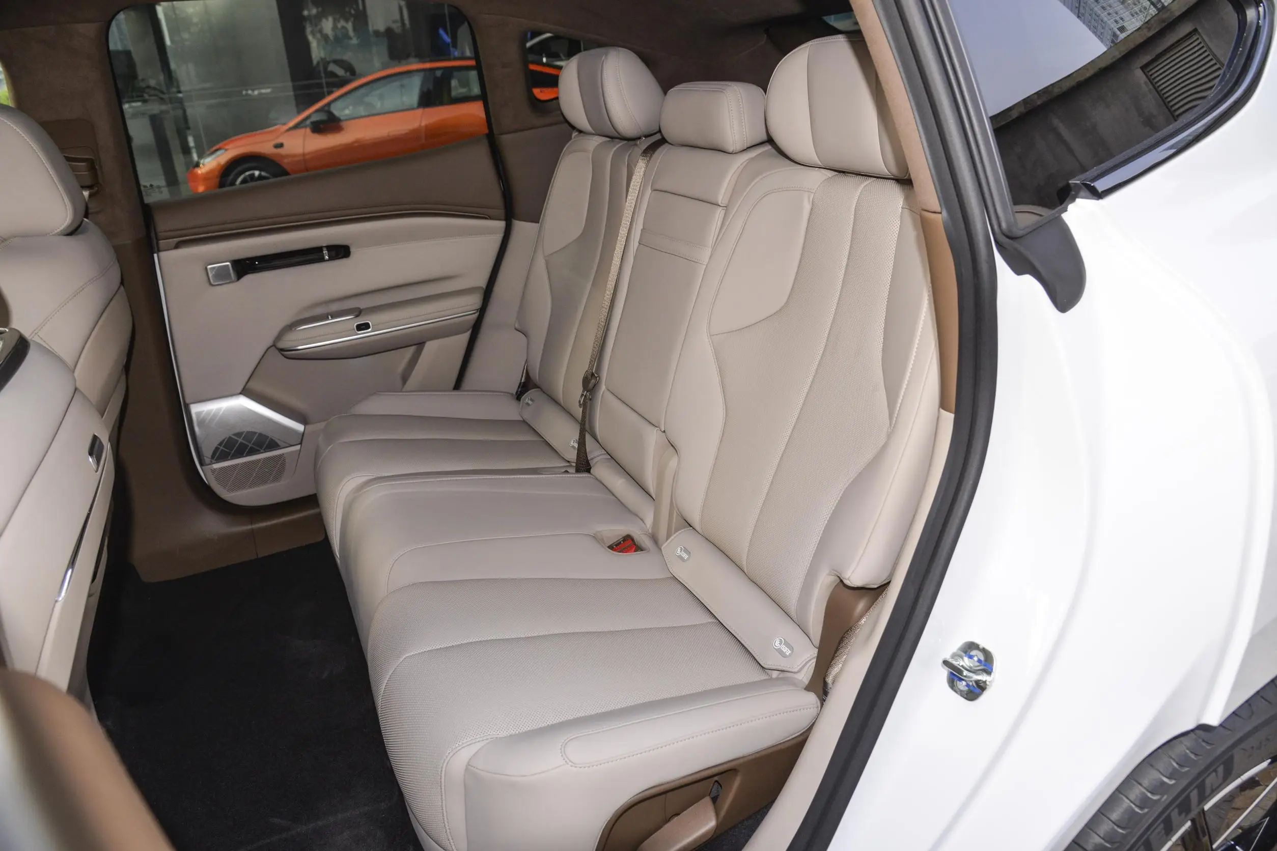 New Energy Vehicle For Aion Hyptec HT Powerful EV Car with Fast Speed Noiseless and Safe SUV