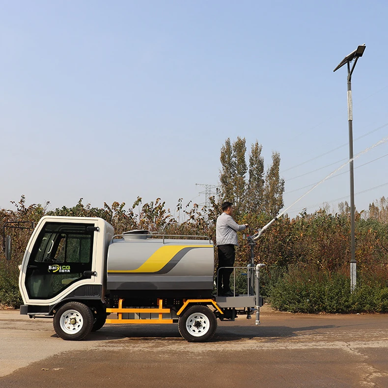 Bayi-X20  Factory Sell 4*2 Mini Small  Water Spray Sprinkler Tank Truck Wholesale For Easy Water Sprays