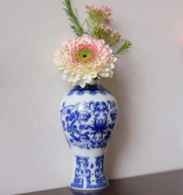 Ready to Ship Chinese Blue and White Mini Flower Decorative Container Wall Vase Ceramic