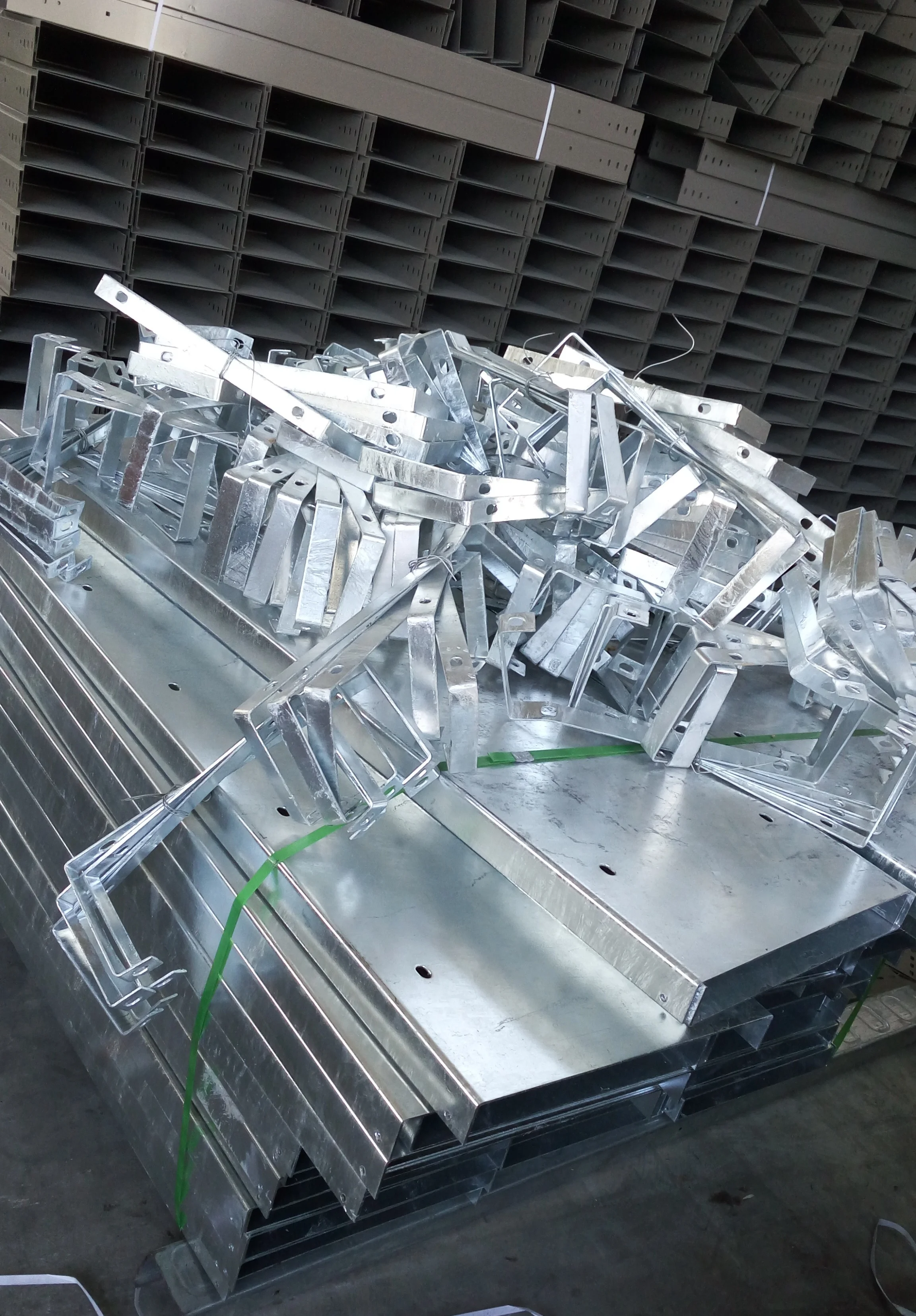 Factory OEM HDG Steel Wireway Cable Tray Manufacturer