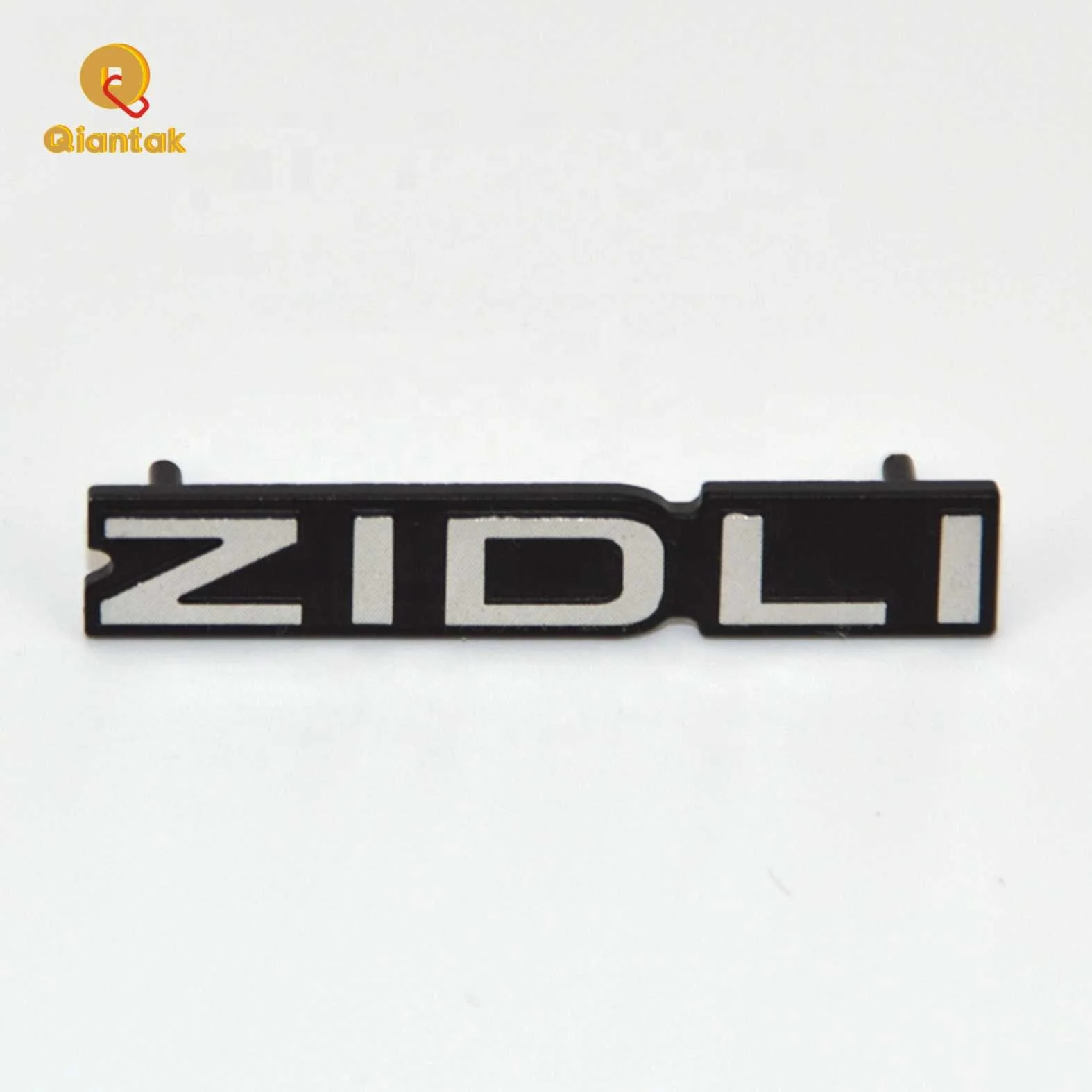 High Quality Custom Logo Nameplate Black Letter Brand Printing on Metal Wholesale Aluminum Nameplate