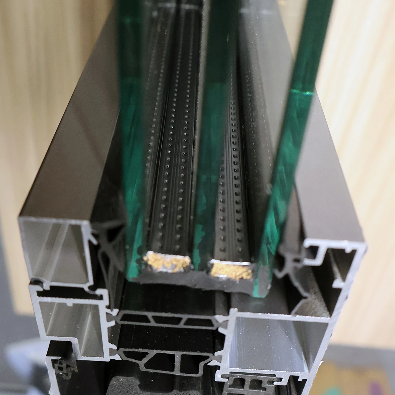 Automatic Smart 6063 Aluminium Alloy Windows Ce Standard Casement And Sliding Aluminium Windows And Doors