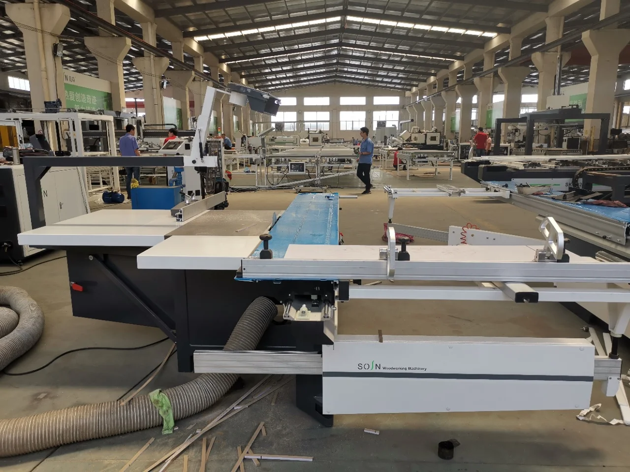 High Quality Wood Cutting Sliding Table Saw Machine Industrial Wood Saw Precision Sliding Table Saw