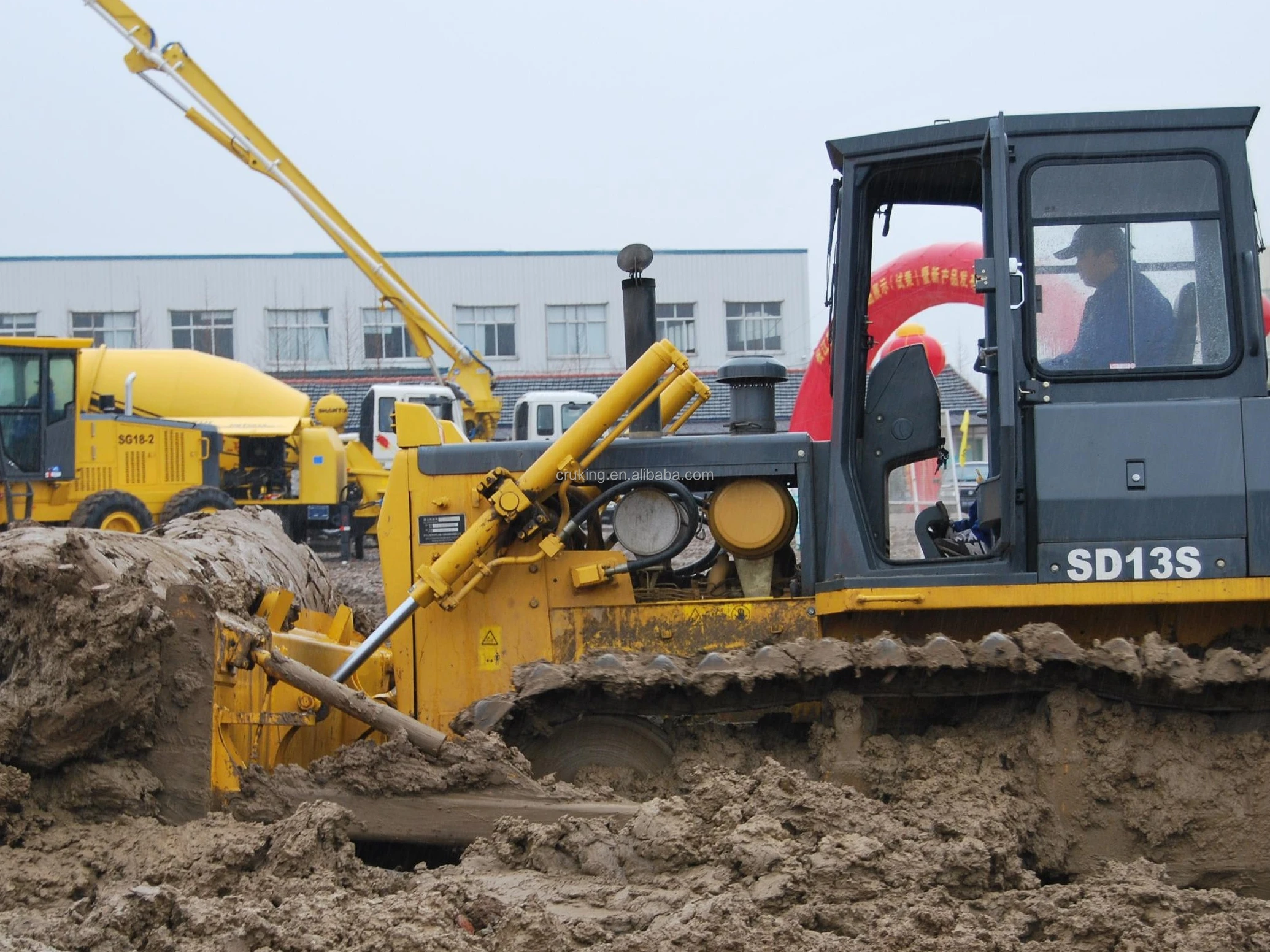 Chinese Top Brand New Hydraulic Crawler Mini Bulldozer 130HP SD13U  Bulldozer Machinery U-Blade High Quality in Stock