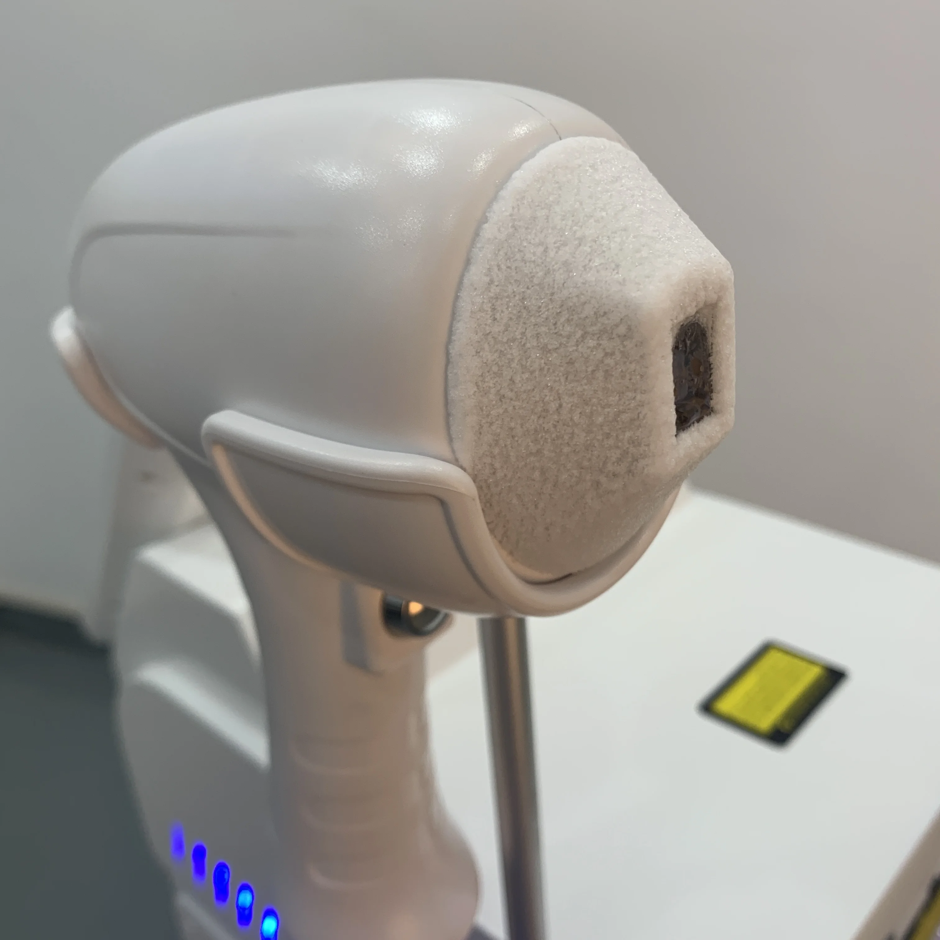 Newest Factory Hot Sell Professional Laser Epilator 810nm Diode Laser Hair Removal Body Whitening Machine