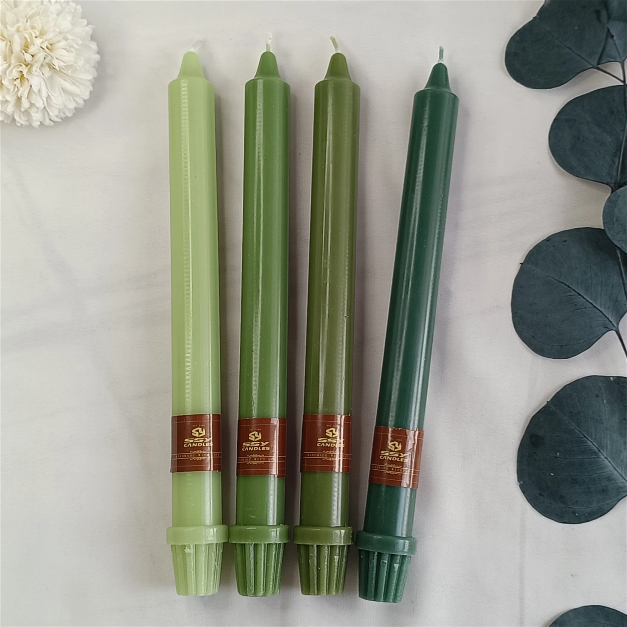 Цветные конические свечи