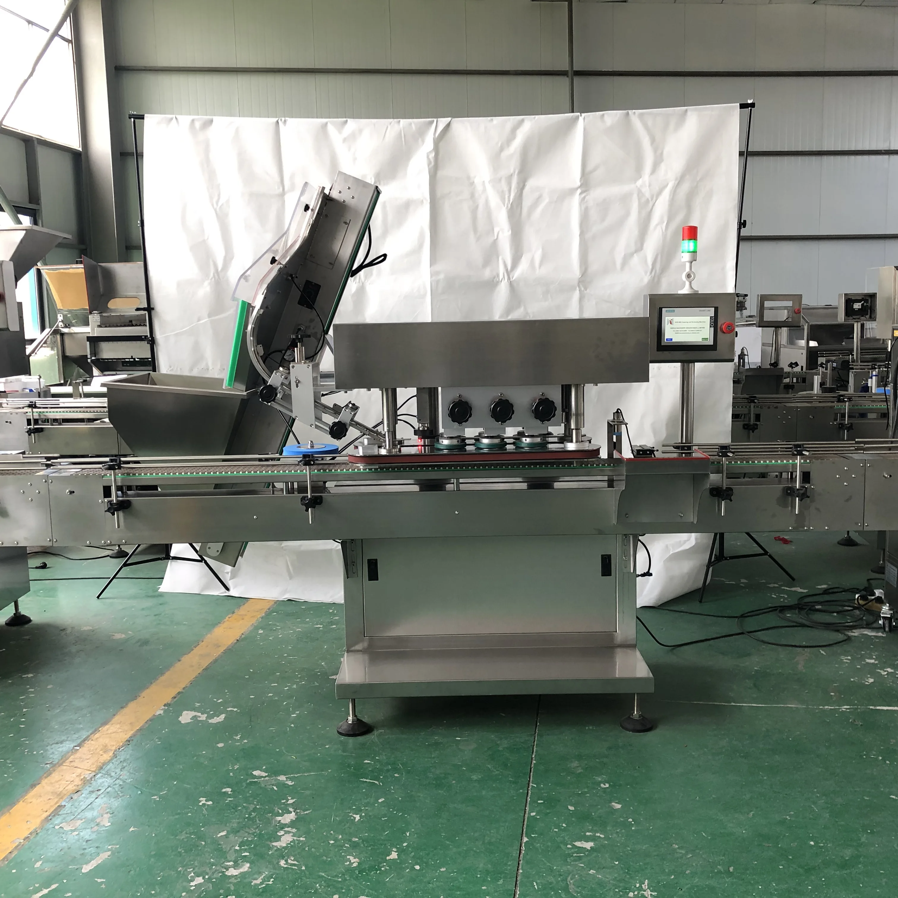  New Condition Automatic Capper For Plastic Bottle Capping