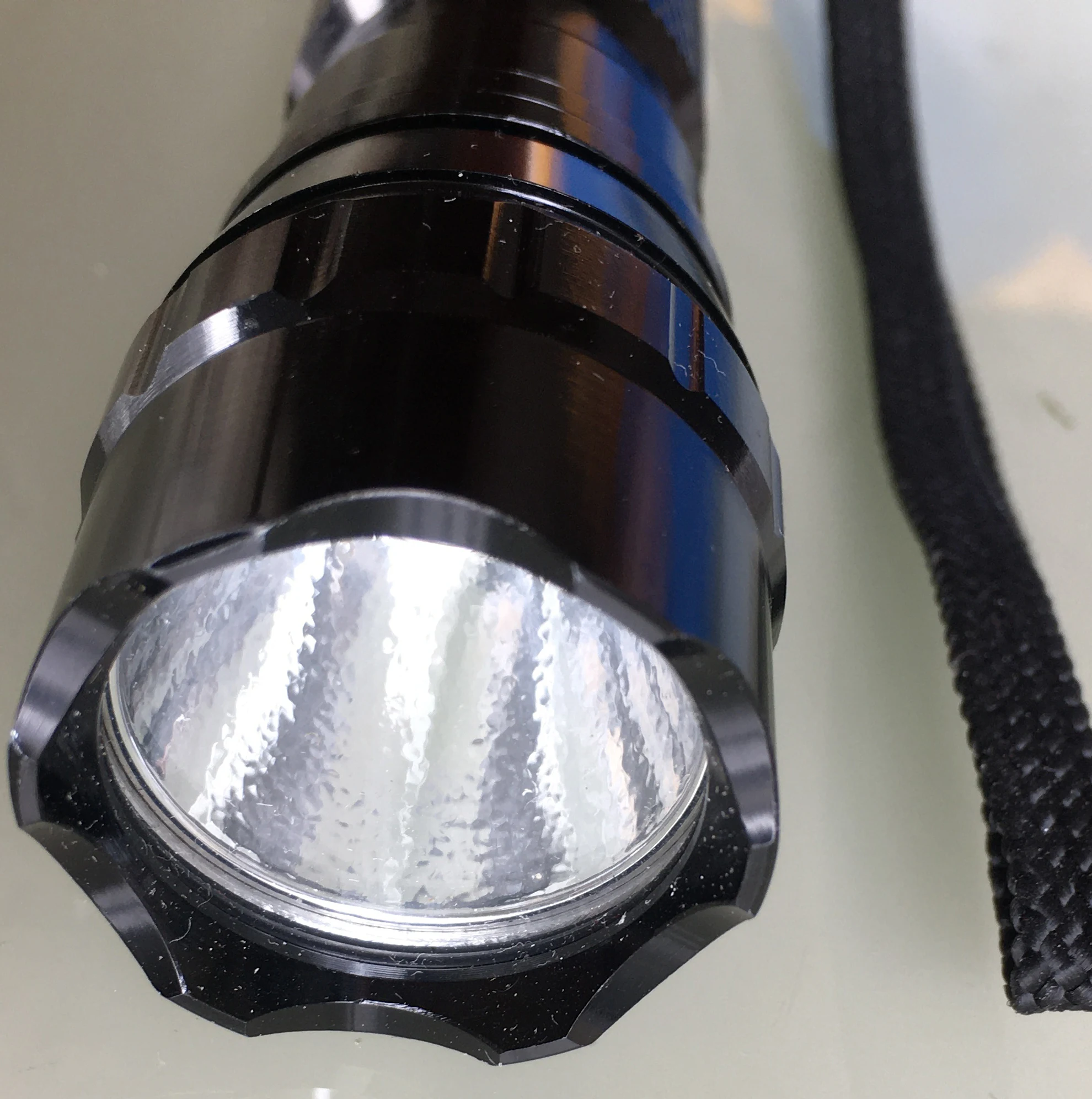 al alibaba mayor por Greenergy 2022 Alibaba Rechargeable 1W UVB  LED flashlight narrow band uvb 311nm uv phototherapy