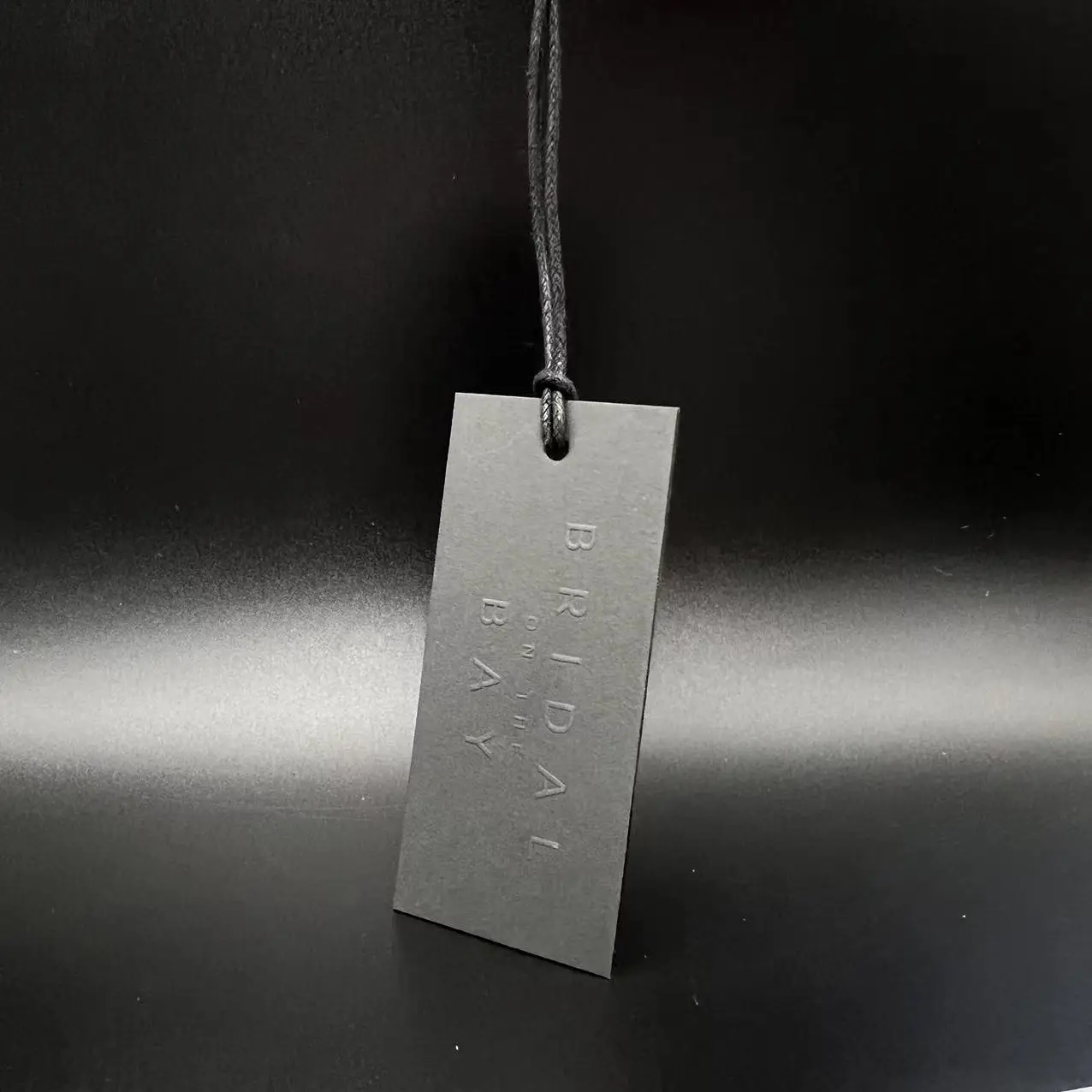 Customized Design with Embossed Printing Hang Tags Recyclable Paper Clothing Hats Socks Shoe Tag