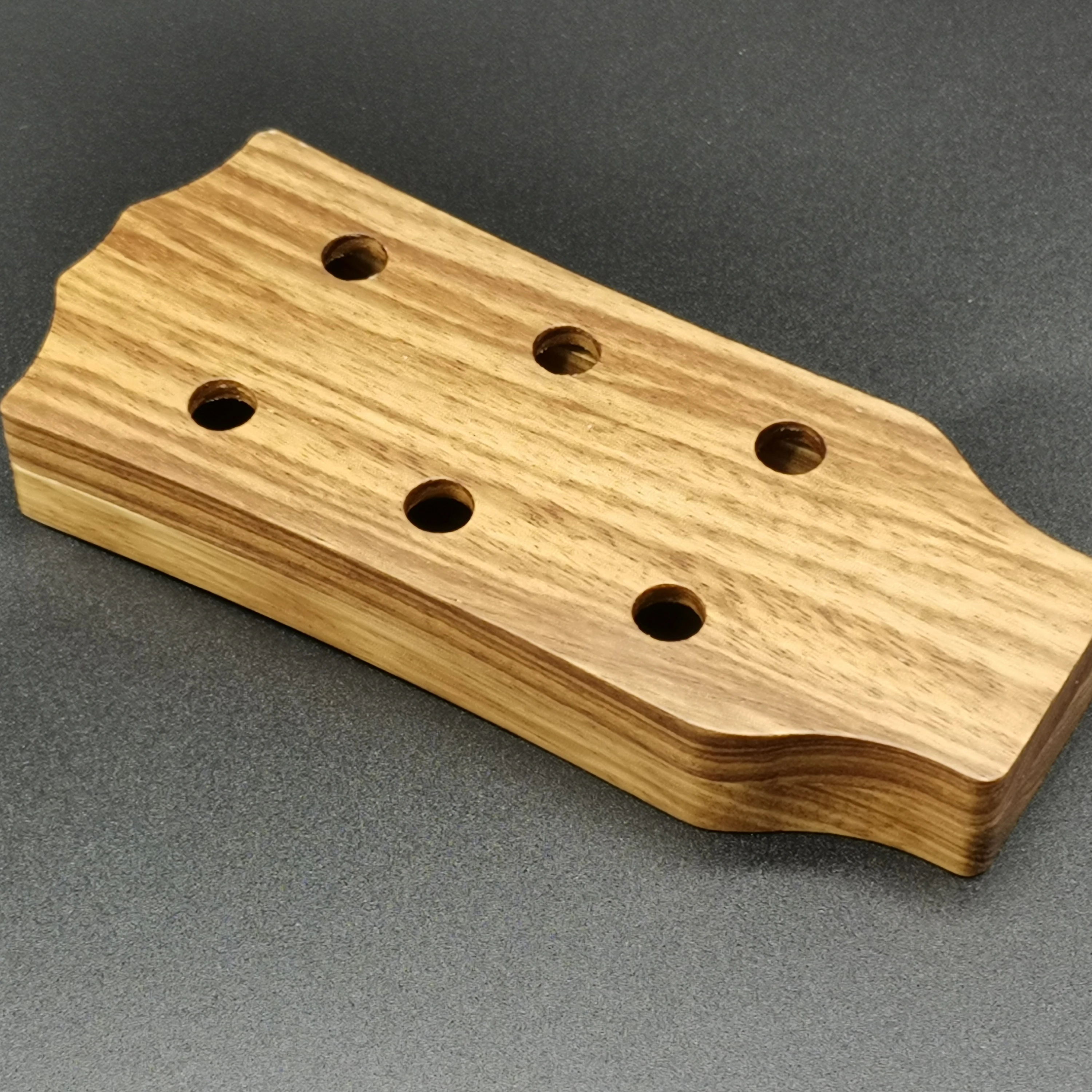 factory direct sale can be customized New design Spade solid wood guitar pick box