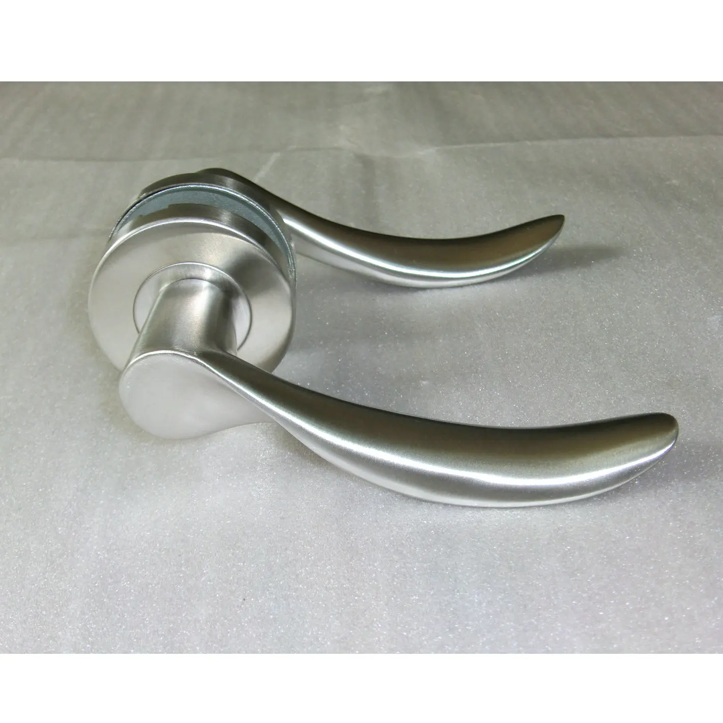 
Popular stainless steel door lever handle with plate 