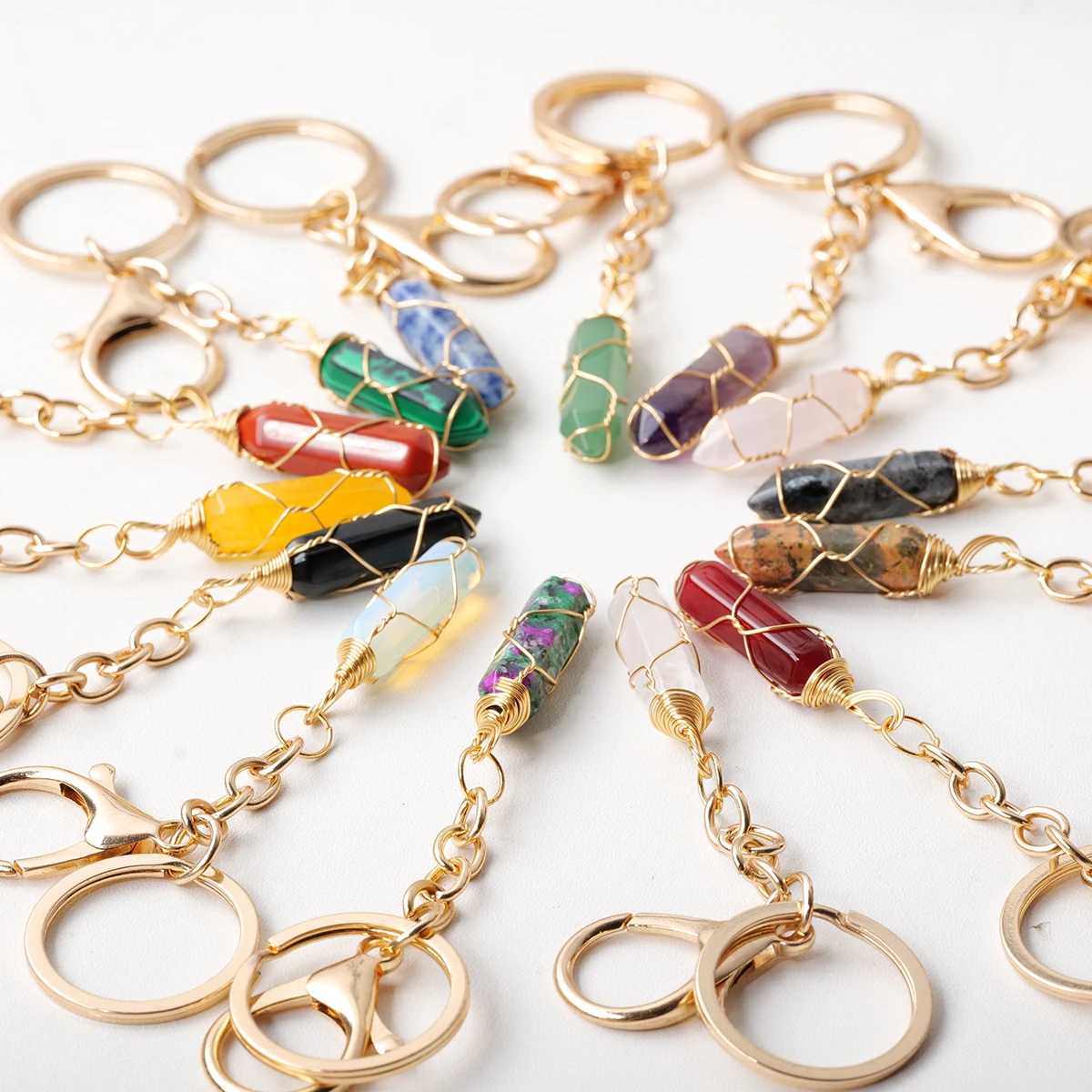 Wholesale natural crystal raw stone crafts Crystal point keychain Souvenir gift