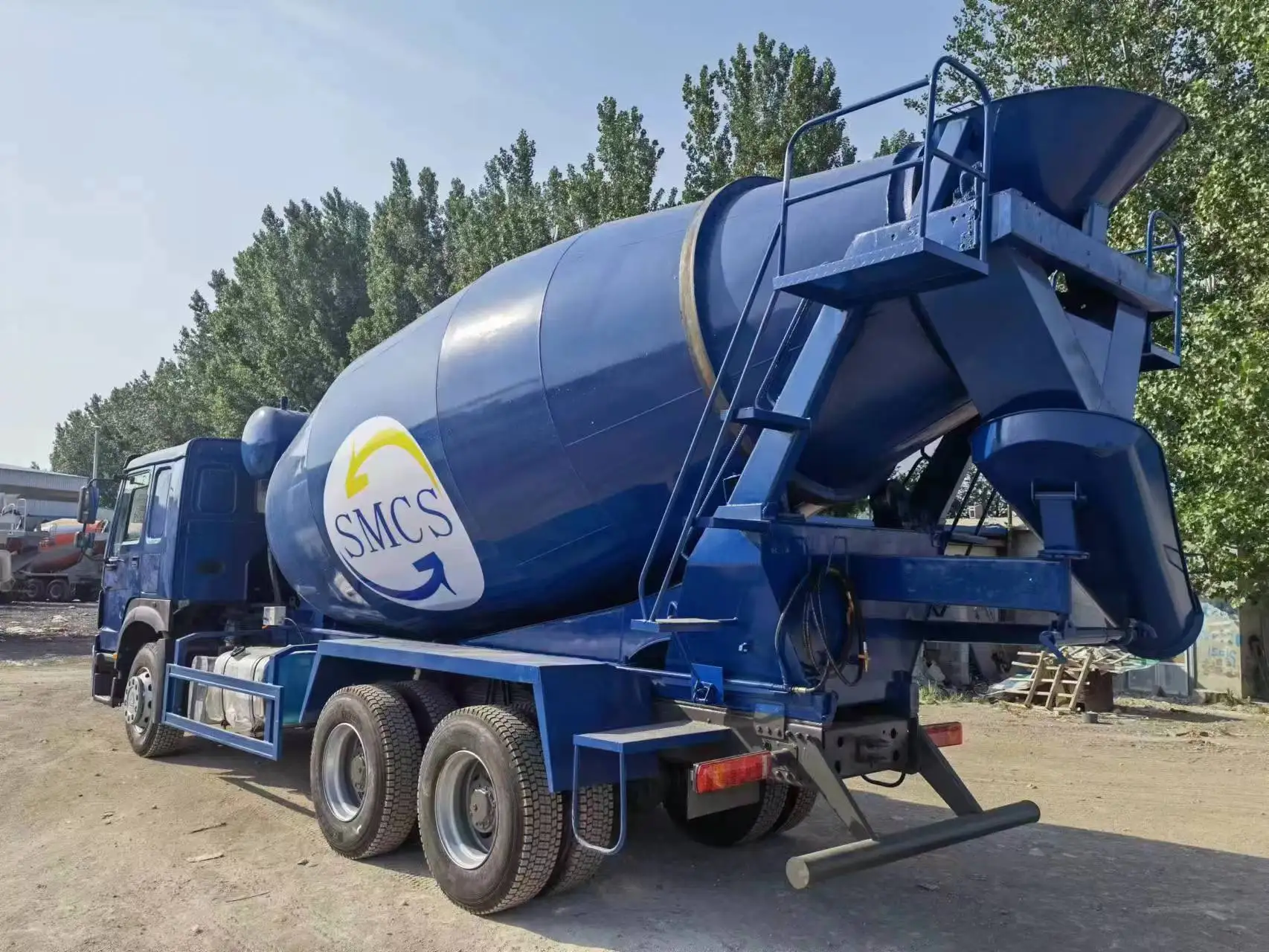 Sophisticated Technology Used HOWO 6 Cubic Yards Cement Concrete Cement Mixer Truck