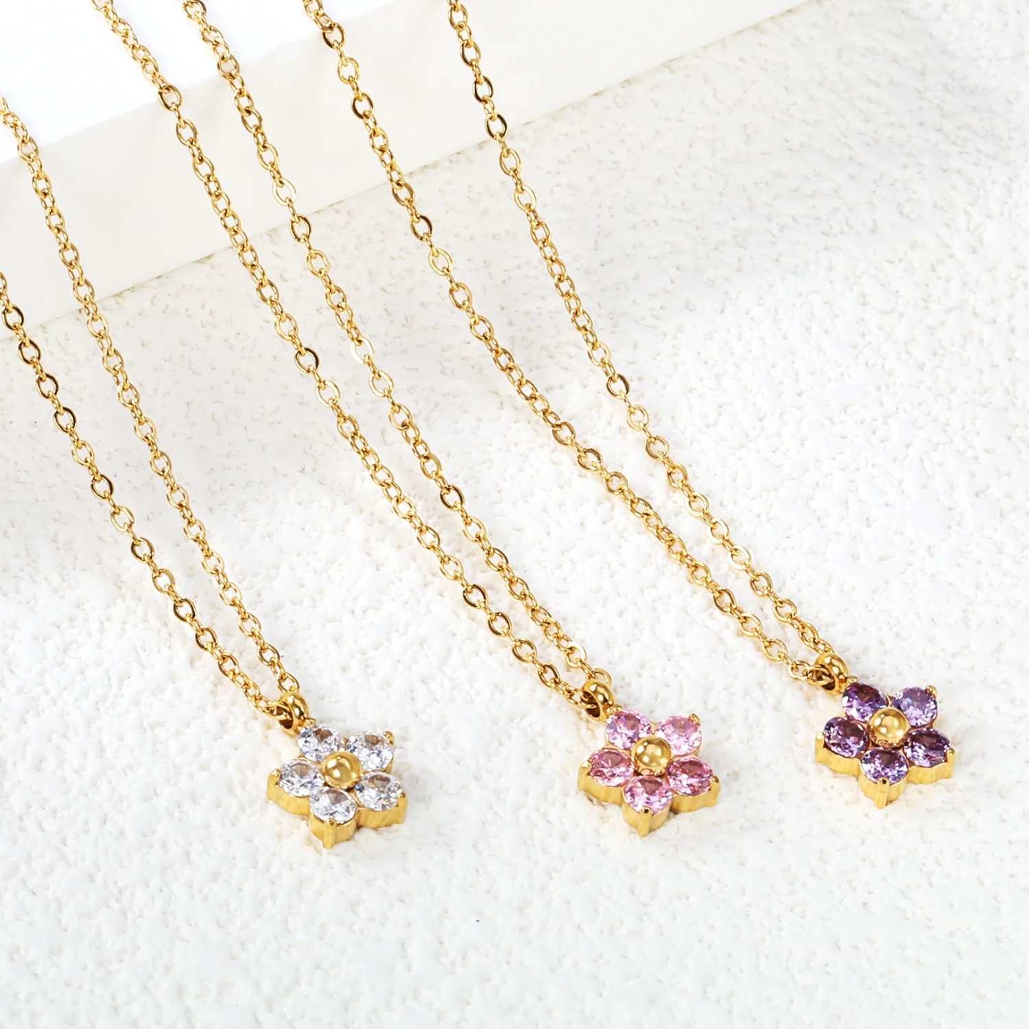 Wholesale Crystal fashion jewelry necklaces Korea Style Stainless Steel 18K Gold Plated Zircon Tiny Flower Necklace For Women