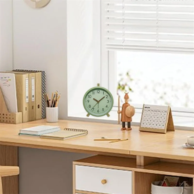 Alarm Clock Mute Sweeping Movement Arabic-Numeral Dial with Night Light Retro Nordic Style Simple Children Small Digital Clock