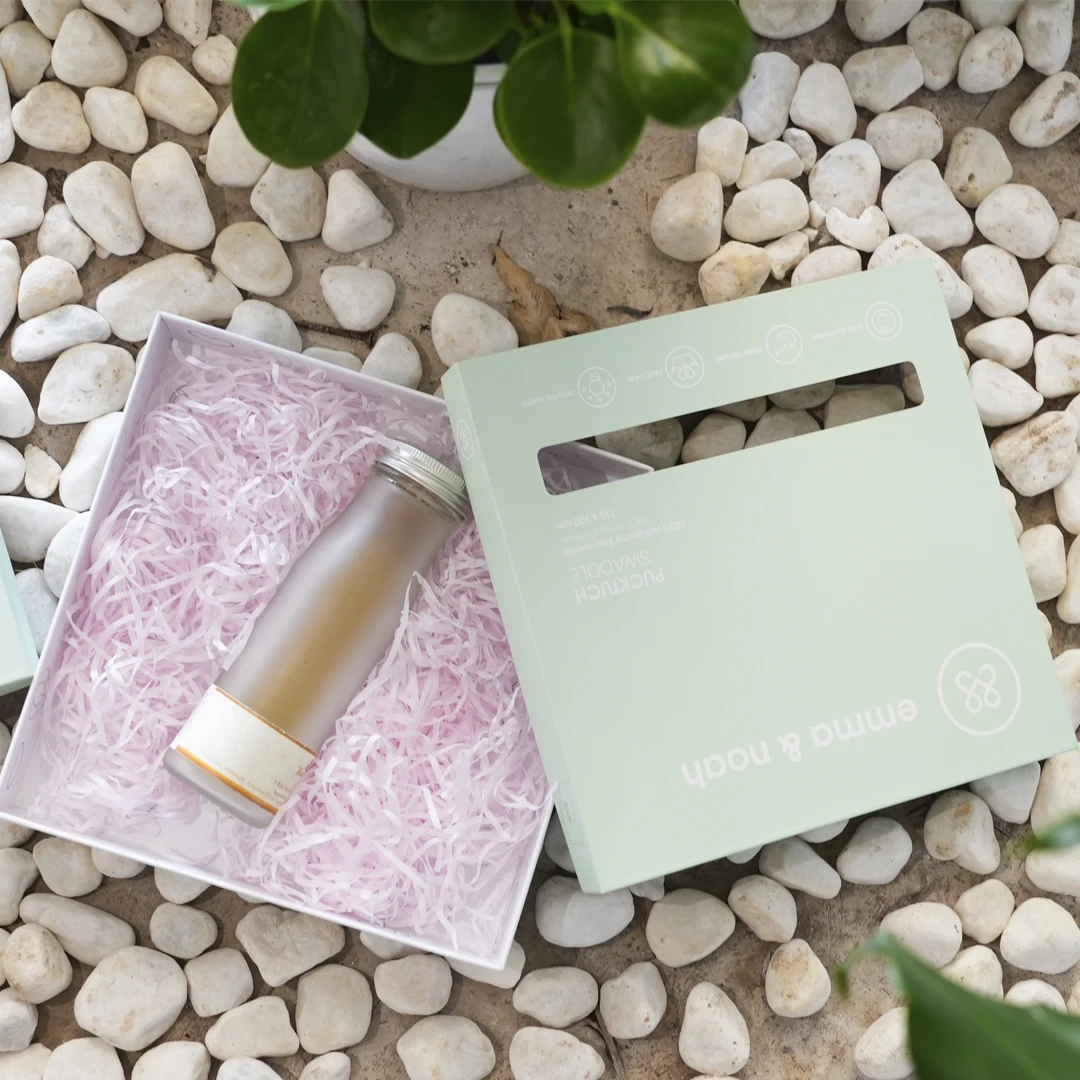 Wholesale high quality small fresh style one bottom and one top gift box