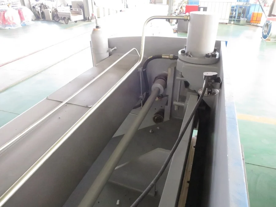 High precision QC11Y-12x4000 CNC automatic pneumatic metal sheet cutter hydraulic guillotine shearing machines manufacturers